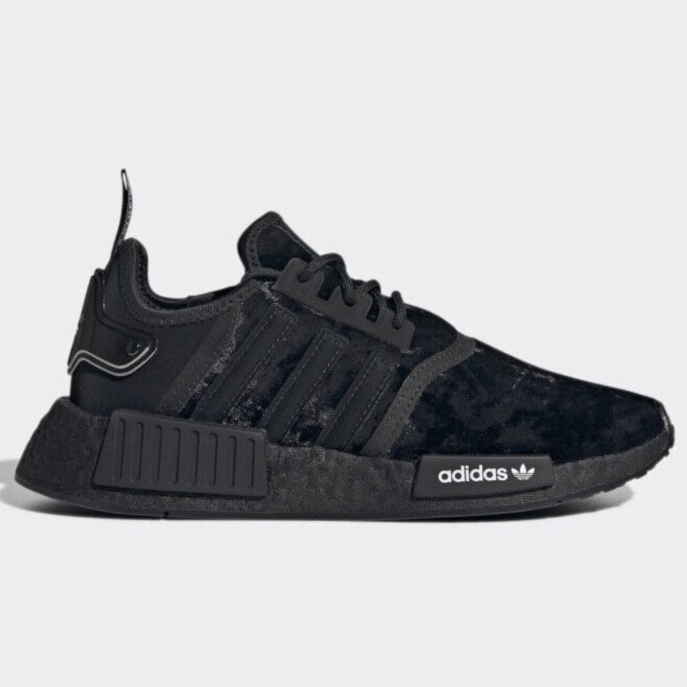 Adidas Original NMD R1 Velvet Women’s Running Shoe, NIB, Athletic Boost #682